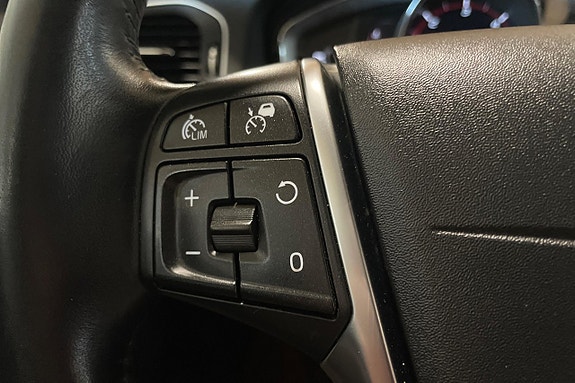 Volvo V60 Cross Country 19 of 25