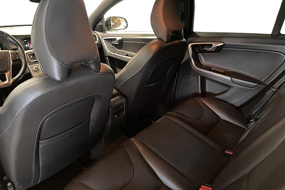 Volvo V60 Cross Country 21 of 25