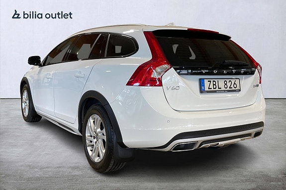 Volvo V60 Cross Country 7 of 25