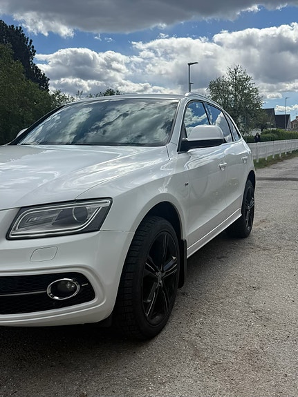 Audi Q5 3 of 12