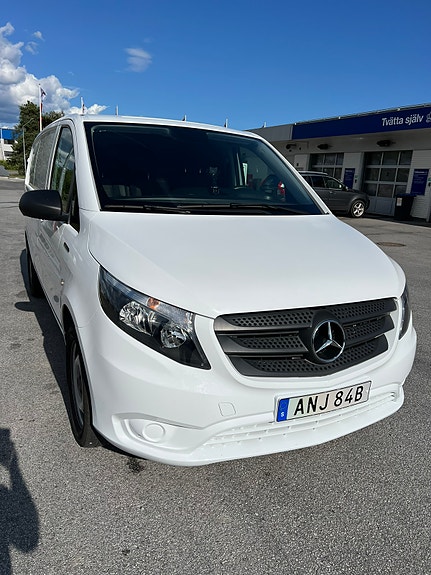 Mercedes-Benz eVito 111 2 of 16