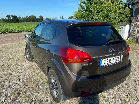 Kia Venga 2 of 5