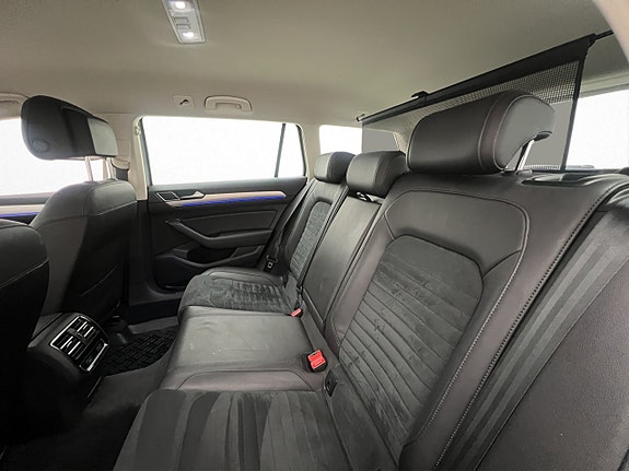 Volkswagen Passat 28 of 30