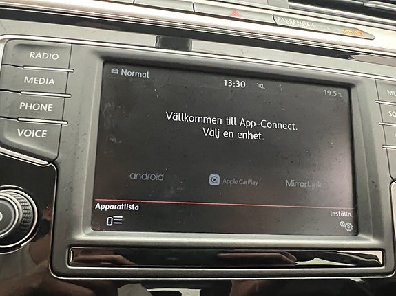 Volkswagen Passat 20 of 30