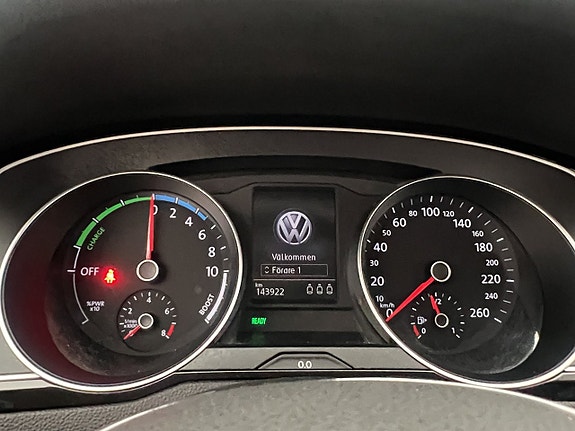 Volkswagen Passat 17 of 30