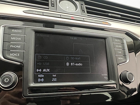 Volkswagen Passat 21 of 30