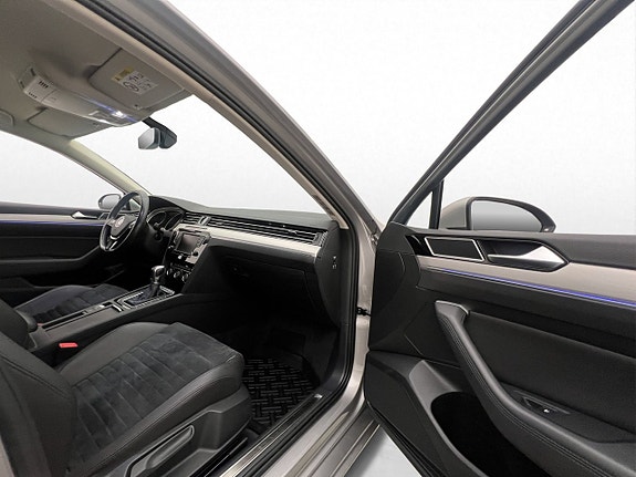 Volkswagen Passat 26 of 30