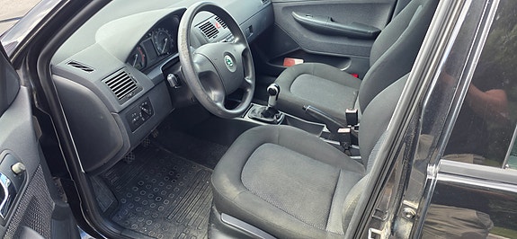 Skoda Fabia 5 of 8