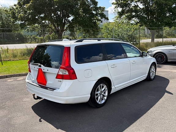Volvo V70 5 of 8