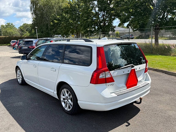 Volvo V70 3 of 8