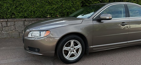 Volvo S80 7 of 15
