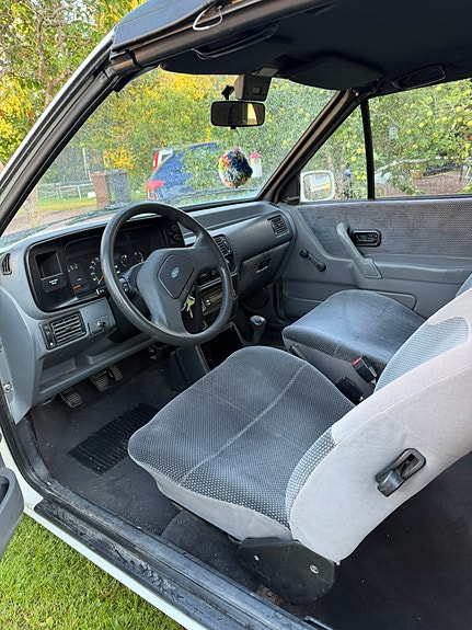 Ford Escort 5 of 6