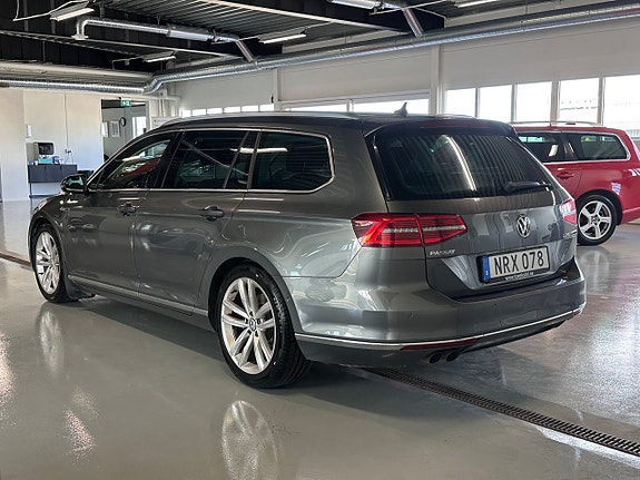Volkswagen Passat 3 of 12