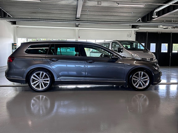 Volkswagen Passat 6 of 12