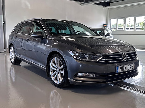 Volkswagen Passat 2 of 12