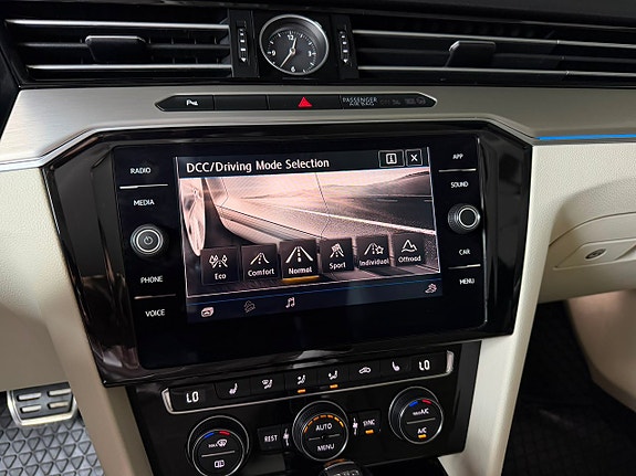 Volkswagen Passat Alltrack 15 of 23