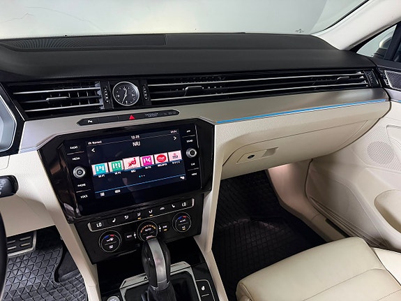 Volkswagen Passat Alltrack 13 of 23