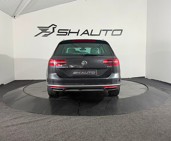 Volkswagen Passat Alltrack 6 of 23