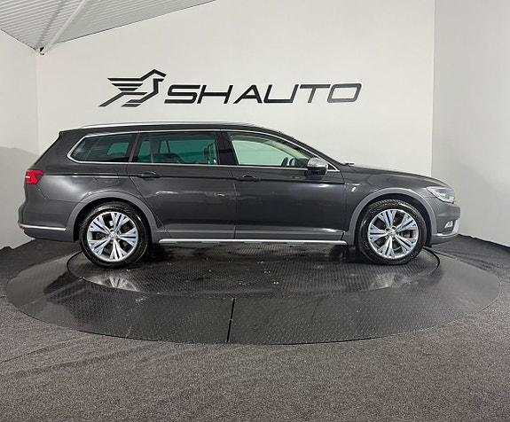 Volkswagen Passat Alltrack 4 of 23