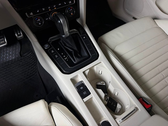Volkswagen Passat Alltrack 22 of 23