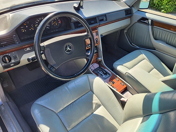 Mercedes-Benz 300 TE 7 of 8