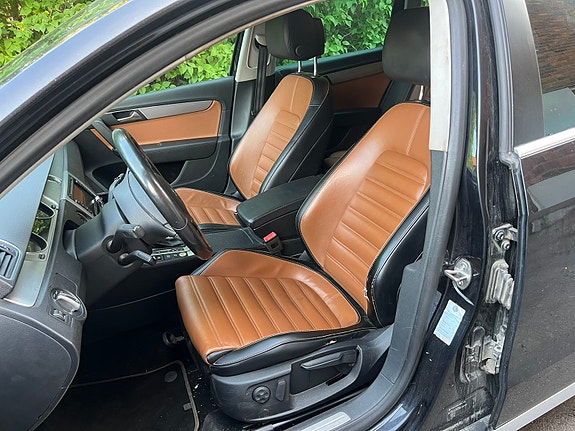 Volkswagen Passat Alltrack 4 of 4