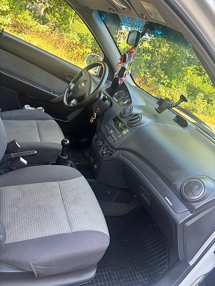 Chevrolet Aveo 3 of 5