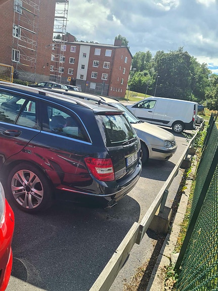 Mercedes-Benz C220 3 of 9