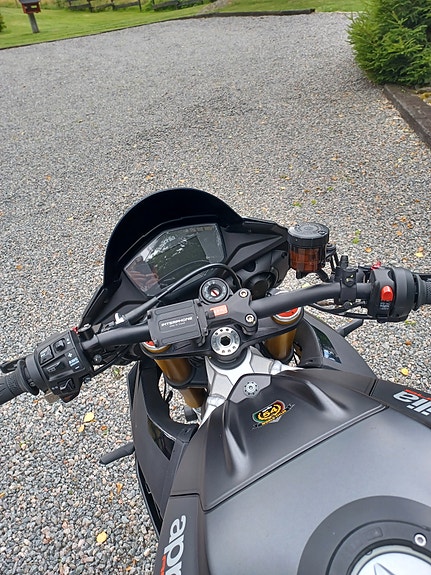 Aprilia Tuono V4 1100 RR 4 of 7