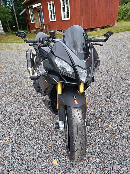 Aprilia Tuono V4 1100 RR 5 of 7