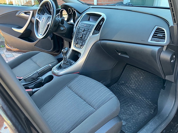 Opel Astra 6 of 9