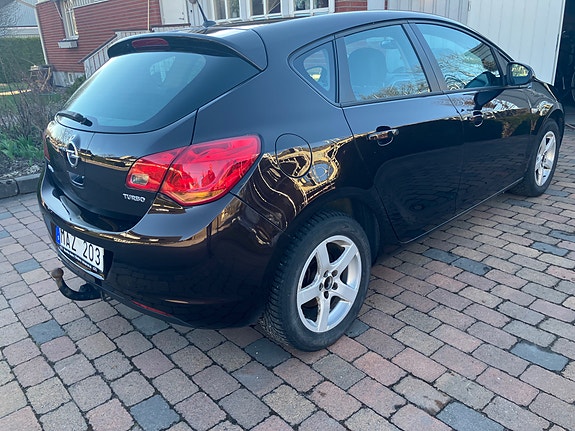 Opel Astra 2 of 9