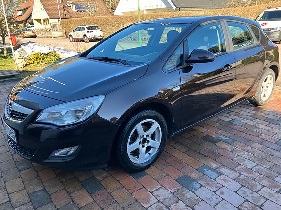 Opel Astra 8 of 9