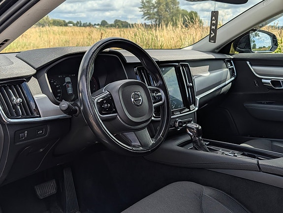 Volvo V90 4 of 16