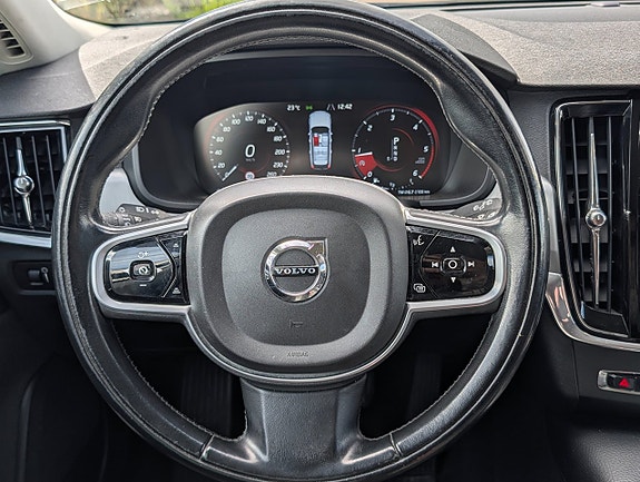 Volvo V90 6 of 16