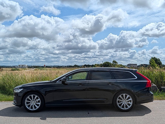 Volvo V90 2 of 16