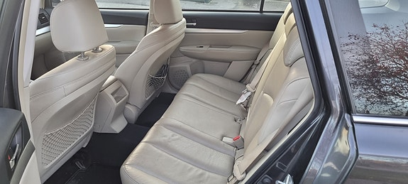 Subaru Legacy 6 of 9