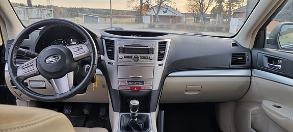 Subaru Legacy 5 of 9