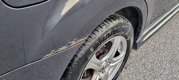 Subaru Legacy 8 of 9