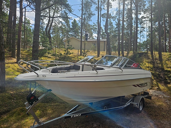 HR 602 BR med 150hk Evinrude nyservad. 2 of 9