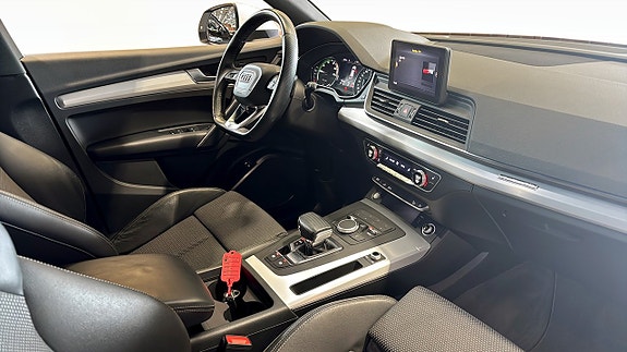 Audi Q5 3 of 21