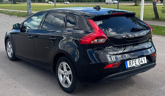 Volvo V40 3 of 6