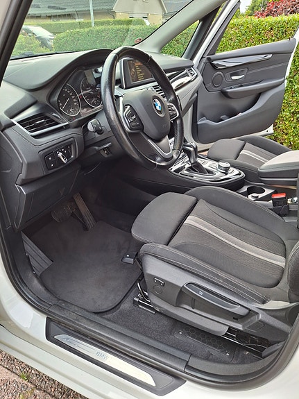 BMW 218d 5 of 13