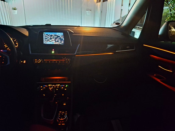 BMW 218d 12 of 13
