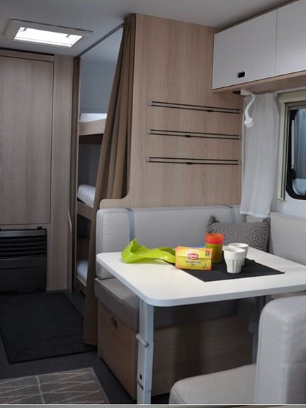 Adria Aviva 536pt 5 of 8