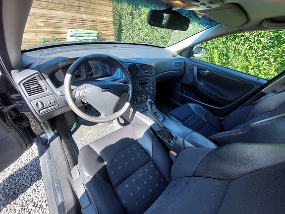 Volvo S60 3 of 5