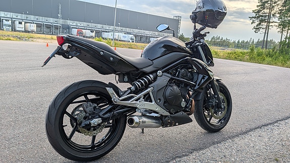 Kawasaki ER-6n ABS A2 3 of 4