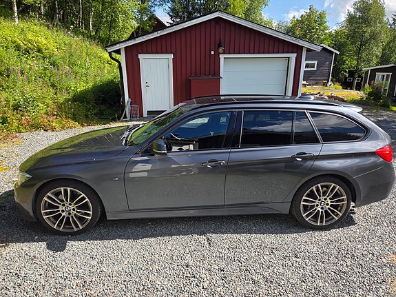 BMW 330xd 3 of 4