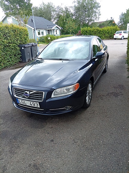 Volvo S80 2 of 8