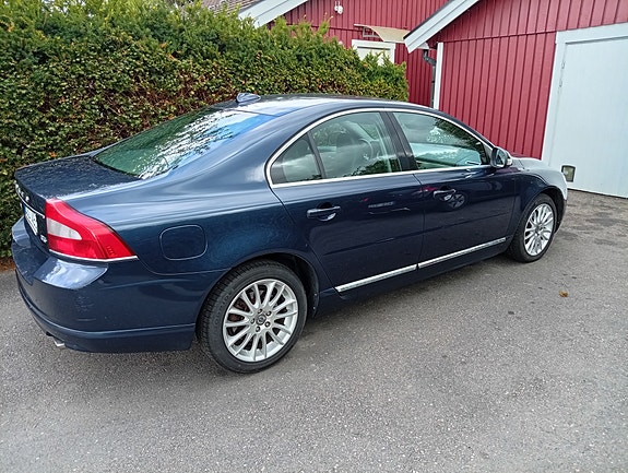Volvo S80 4 of 8